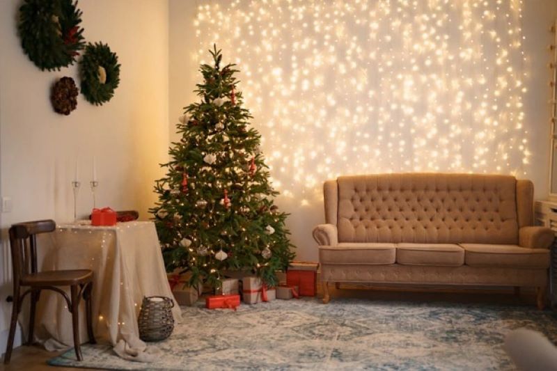 Easy Ways to Give Your Fake Christmas Tree a Natural Appearance